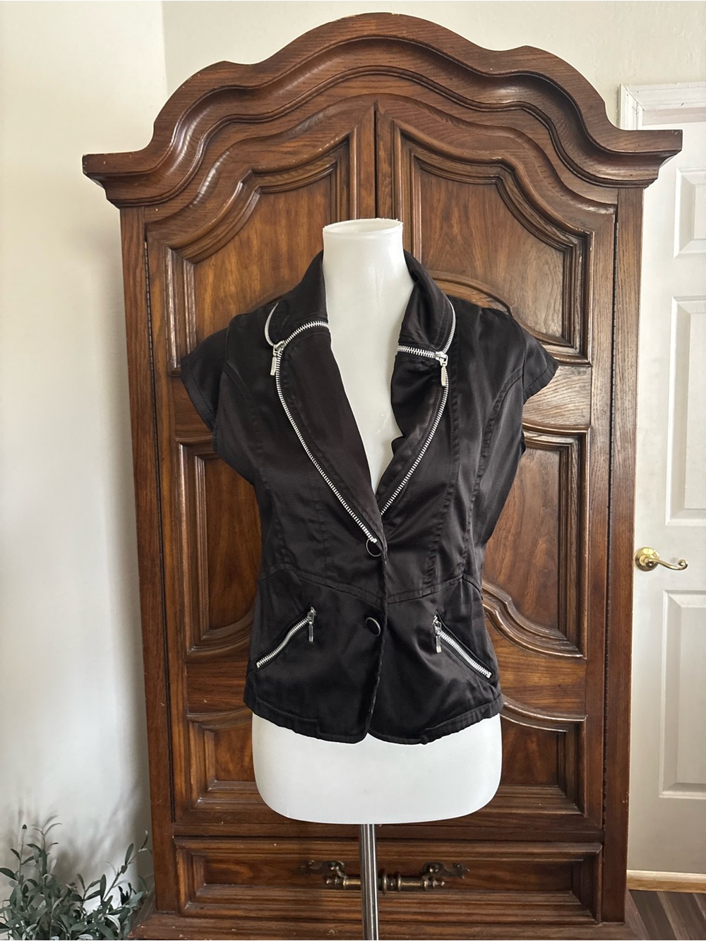 Wet Seal Zipper Collar Vest top